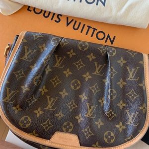 Louis Vuitton authentic crossbody